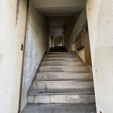 ちしまビルのエントランス