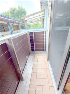 【バルコニー】 | フルール | 外からの目が気にならないバルコニーで洗濯物が干せます