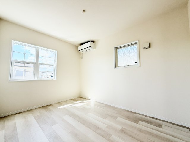 明石市二見町福里戸建の洋室