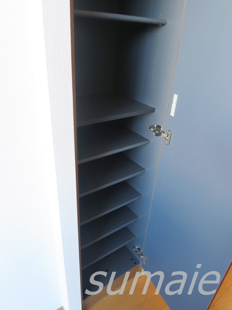 メゾン・ド・リュミエールの収納|シューズボックスです☆