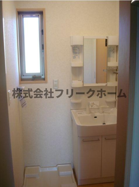 小金井市緑町１丁目のアパートの洗面所