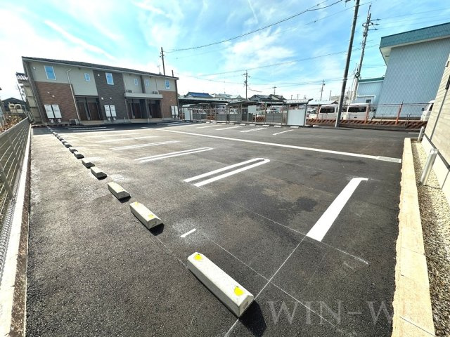 クルール 大村 Bの駐車場