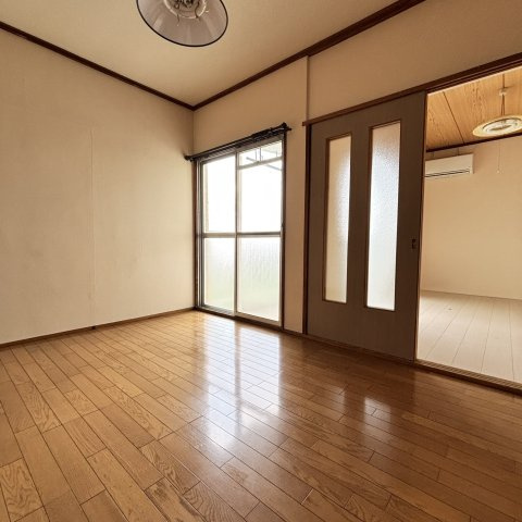 エスカイア三俣Bの洋室