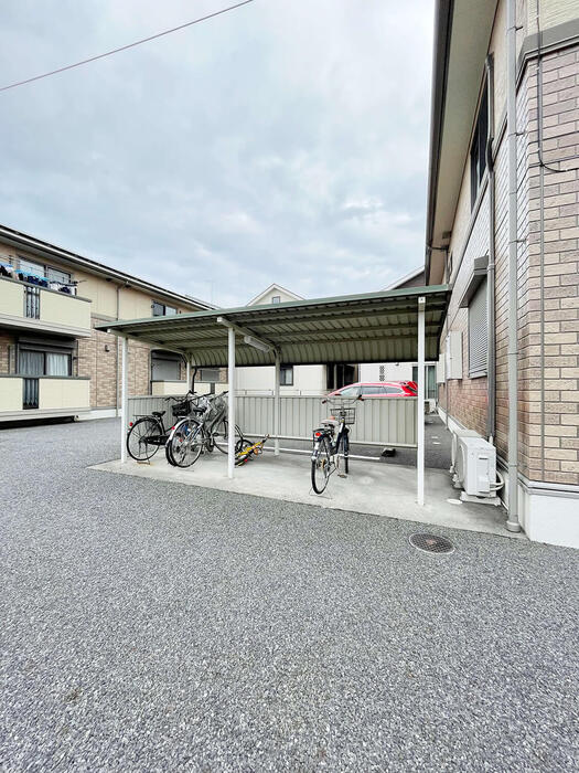 リビングタウン東浦和Bの駐車場