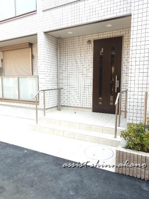 ラシーネ北新宿のエントランス