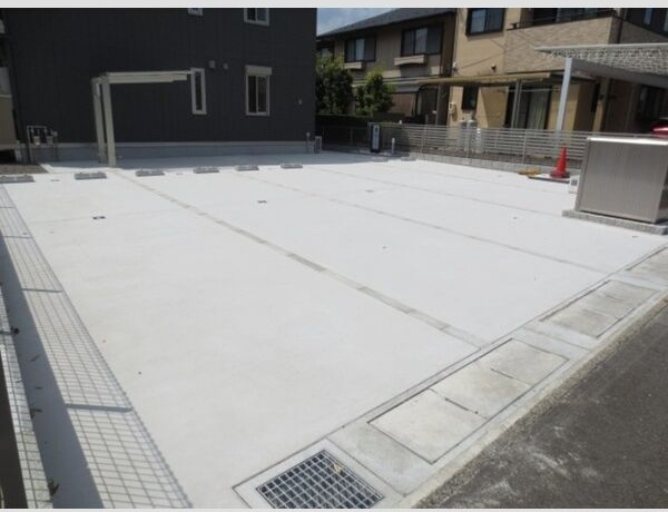 カーサ　ラコルトの駐車場