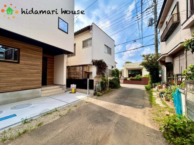 上尾市畔吉　新築戸建　01の前面道路含む現地写真