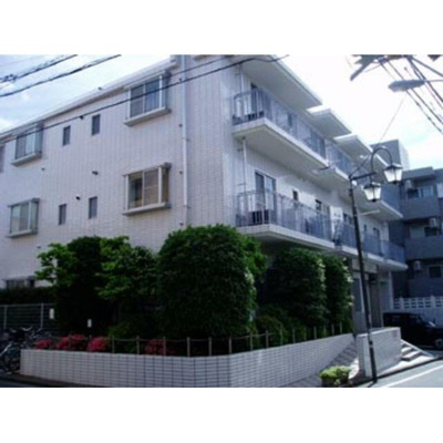 【外観】 | フラッツ・ジュン | 鉄筋コンクリート造のがっちりとした建物。