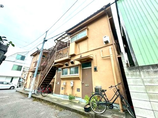 葛飾区堀切１丁目のアパートのエントランス