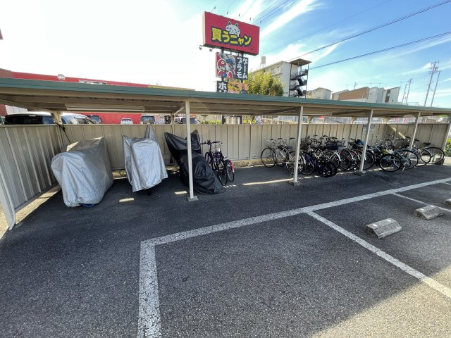 サンシティウィンディコートの駐車場