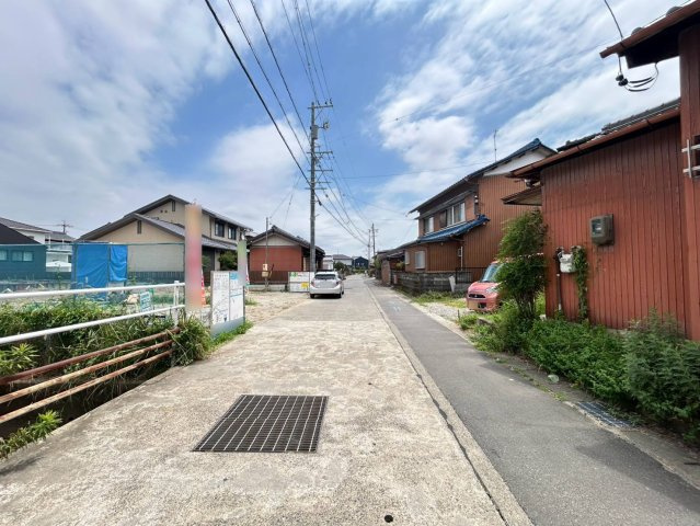 リーブルガーデン　一宮市奥町公園西　全4区画分譲の前面道路含む現地写真|「現地（2026年8月4日）撮影」　
■前面道路　
■ヤマダ不動産　株式会社リライフ