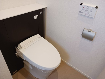 【トイレ】 | エアリーヒル駒生 | 清潔感のあるトイレです