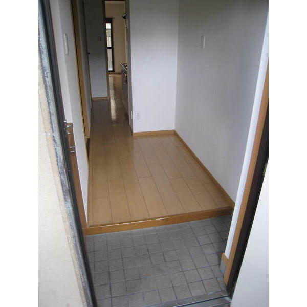 クレモナ山手の玄関