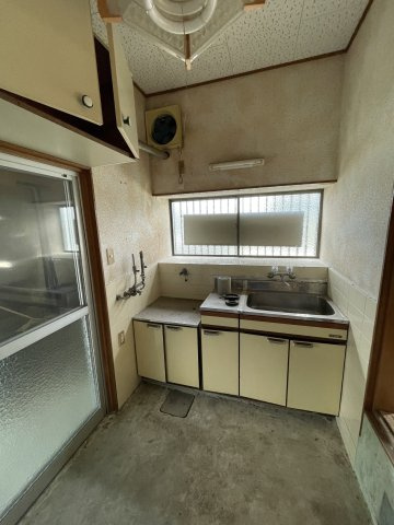 紀の川市東国分・中古戸建・54808のキッチン