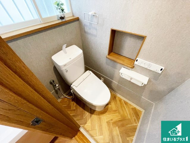 宝塚市安倉南　中古一戸建てのトイレ|シンプルで清潔感のあるトイレです。