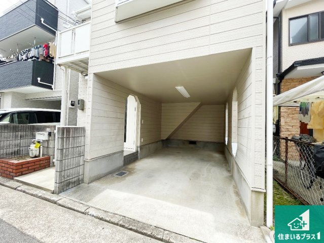 宝塚市安倉南　中古一戸建ての駐車場|駐車スペース！散水栓があるので、こまめに愛車を洗えます！