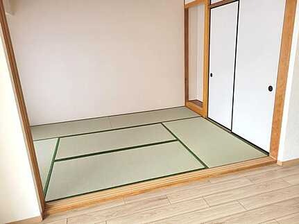 ランドコア戸坂出江の和室