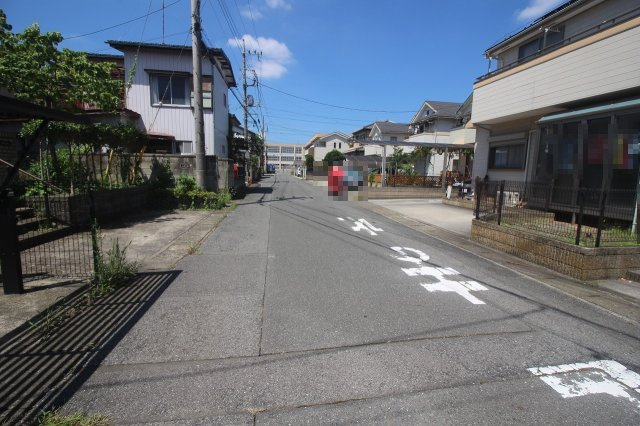 小山市駅南町5丁目の前面道路含む現地写真
