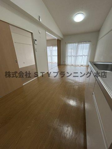 仲介手数料０円！シャトー樹里の居間・リビング
