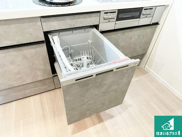 エンゼルハイム宝塚第5の設備|食事後の一仕事、食器洗いをボタン一つでお任せできちゃいます！場所を取らないビルトイン式なので、お料理スペースもしっかり確保！