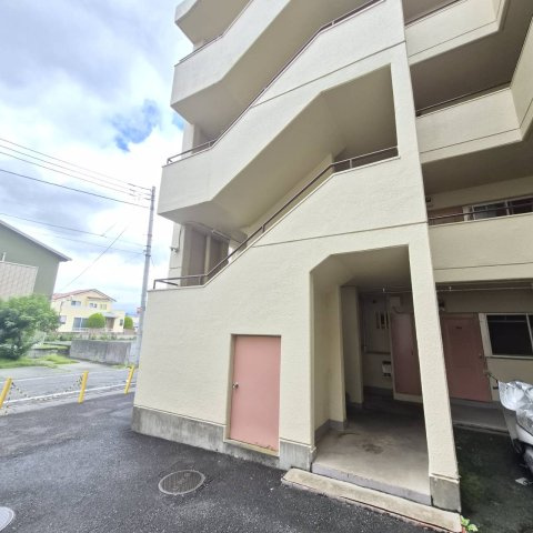 前橋市下小出町2丁目17-21エスカイア下小出のエントランス