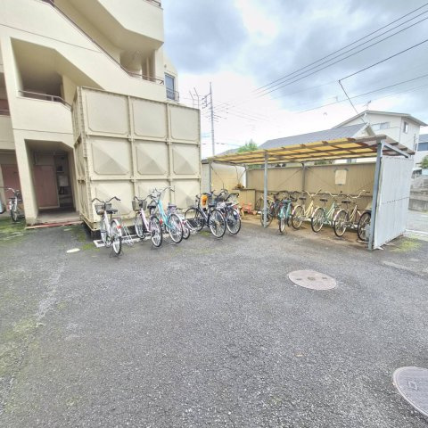 前橋市下小出町2丁目17-21エスカイア下小出の駐輪場