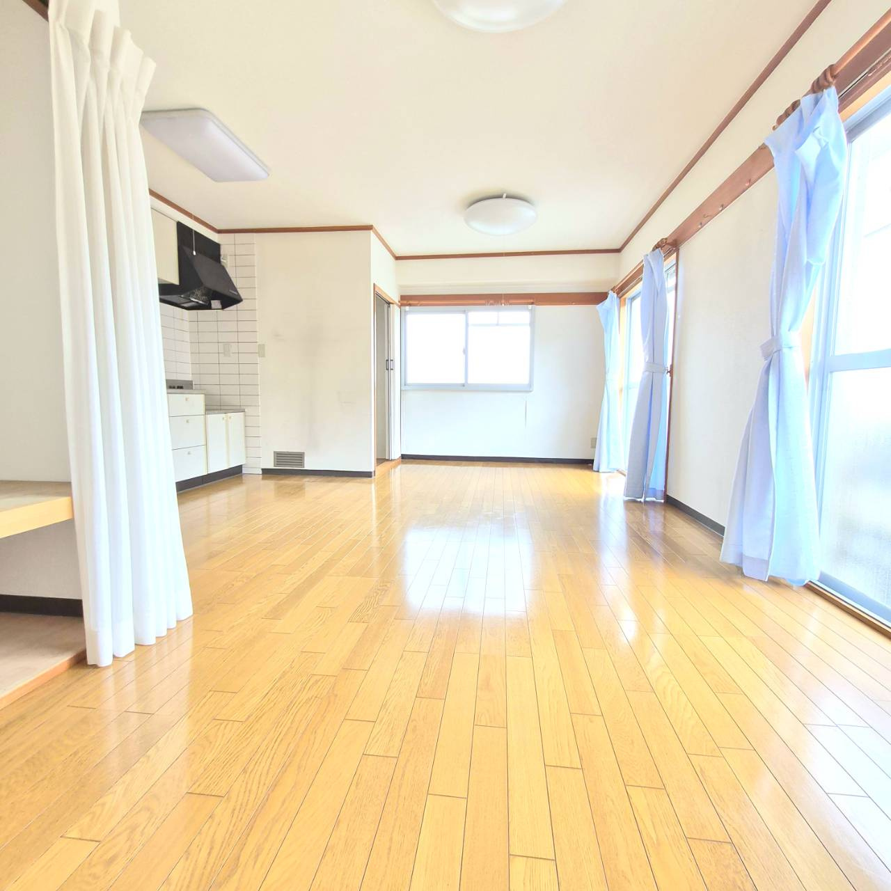 前橋市下小出町2丁目17-21エスカイア下小出の居間・リビング