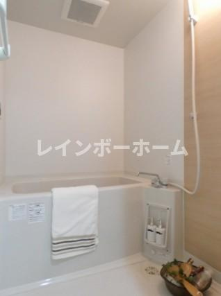 ルネス　クレールの浴室