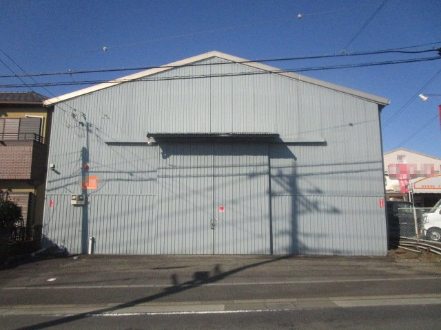 綾瀬市寺尾本町１丁目の倉庫