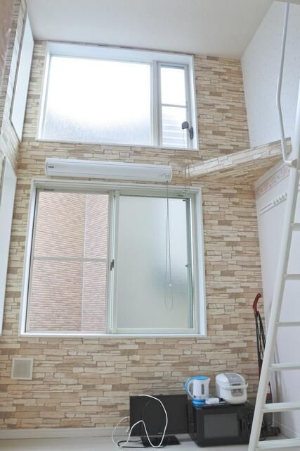 横浜市旭区鶴ケ峰本町２丁目のアパートの居間・リビング