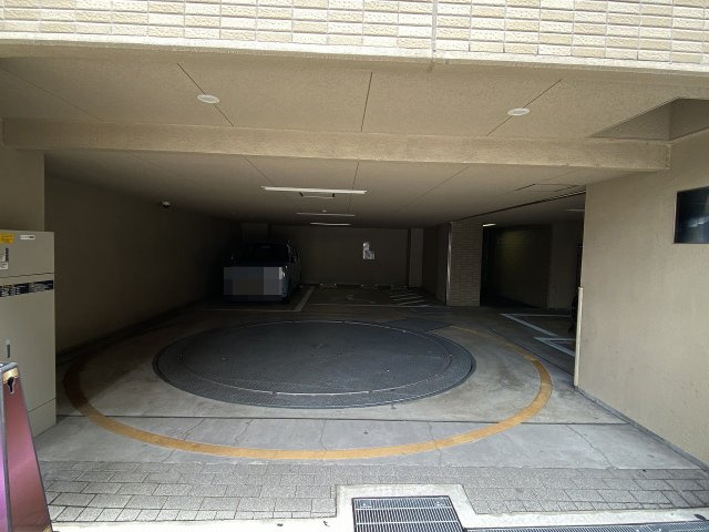 ブランシエラ二条城の駐車場