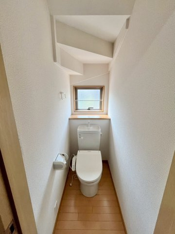 坂戸市横沼中古戸建のトイレ