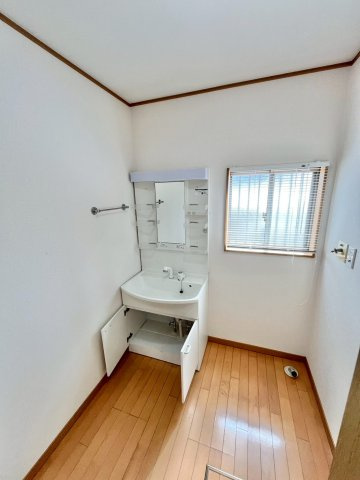 坂戸市横沼中古戸建の洗面所