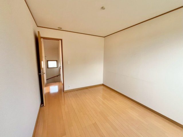 坂戸市横沼中古戸建の洋室