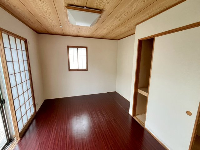 坂戸市横沼中古戸建の洋室