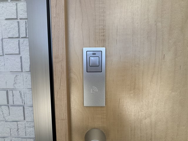 南城市玉城愛地　第1（全5棟）2号棟の玄関|2号棟　スマートキー付き♪