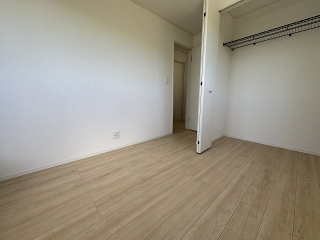 南城市玉城愛地　第1（全5棟）2号棟の洋室|2号棟　洋室5帖＋CL付き♪