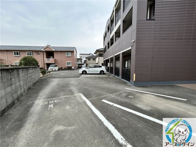 ささお弐番館の駐車場