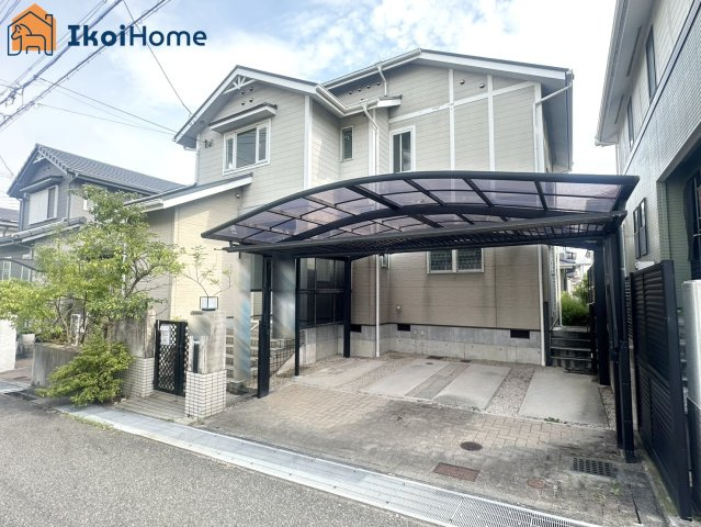 神戸市西区井吹台東町６丁目　中古戸建の玄関|●資料・カタログのご請求無料●スーパーやコンビニ、飲食店、病院など徒歩圏内の施設も多々あります。