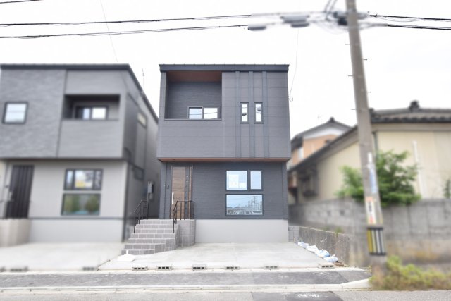 新潟市西小針1丁目　B棟