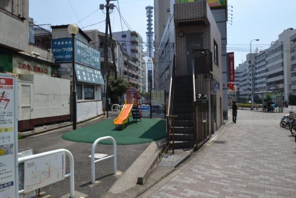 スカイコート新宿曙橋第２の周辺|前面道路