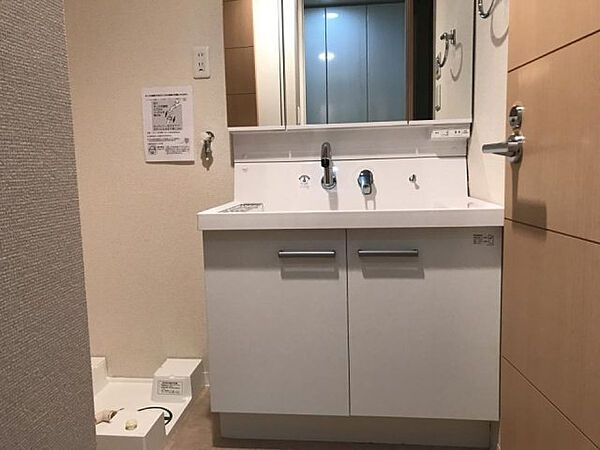 グランスイート明石町の洗面所