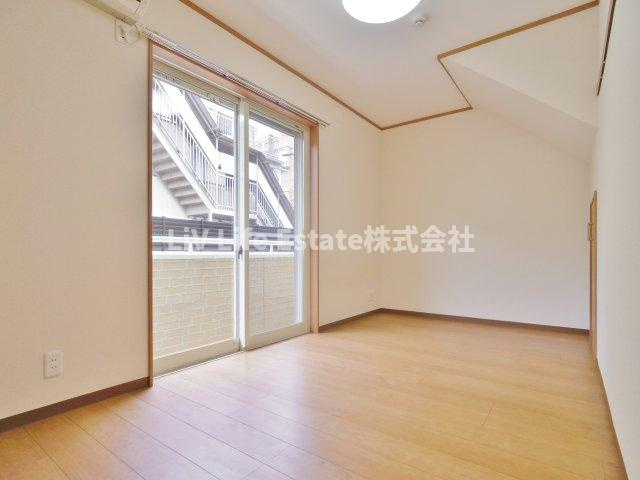 クレール（関野町）の寝室