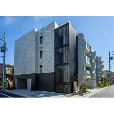 【外観】 | ガーラ練馬グランドステージ | 鉄筋コンクリート造のがっちりとした建物。