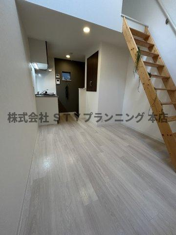 仲介手数料０円！LE COCON新川町Ⅱの居間・リビング