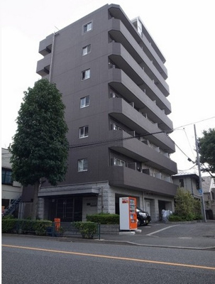 【外観】 | スパシエトラッド中野野方 | 鉄筋コンクリート造のガッチリとした建物。