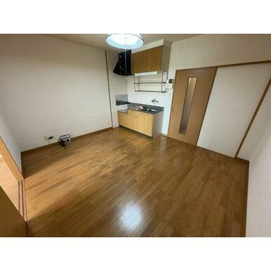 上益城郡嘉島町大字鯰の賃貸マンションの居間・リビング