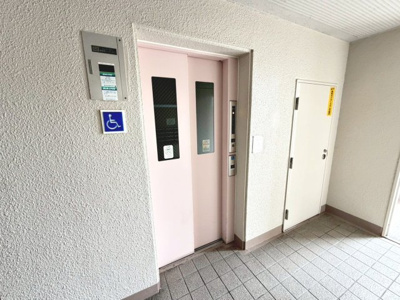 【設備】 | ユニライフ和泉中央A棟 | 【エレベーター】エレベーターありますので、重い荷物も楽々お部屋へ運べますね♪