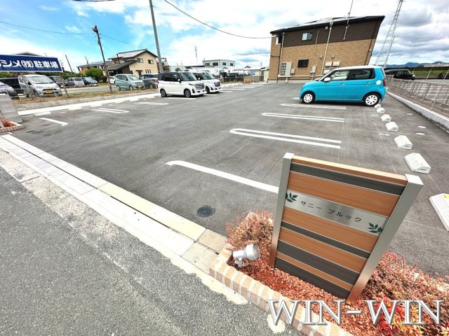 サニー ブルックの駐車場