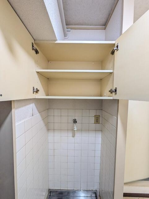 洗濯機置場上部収納